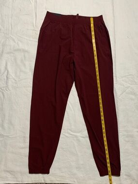 Lululemon Surge Joggers – Red Merlot